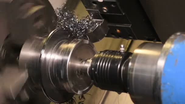 Metal Parçası Çelik Metal Torna Makinesi Motoru Ile Üretiliyor Fabrika — Stok video