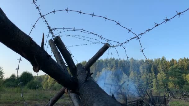 참호와 전쟁의 전쟁터 벨라루스 파르티잔 게릴라 개념을 — 비디오