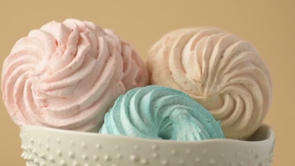 Dolce Marshmallow Fatto Casa Colorato Morbido Verde Menta Pastello Rosa — Video Stock