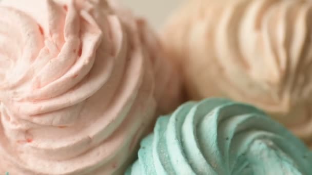 Zoete Kleurrijke Zelfgemaakte Marshmallow Van Zachte Pastel Munt Groen Roze — Stockvideo