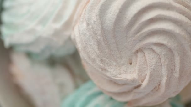 Zoete Kleurrijke Zelfgemaakte Marshmallow Van Zachte Pastel Munt Groen Roze — Stockvideo
