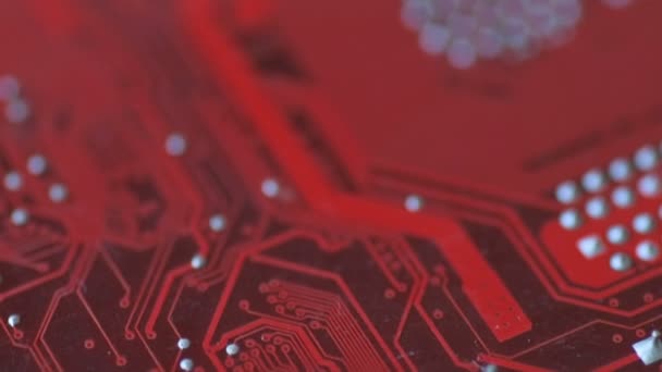 Lavagna Rosso Brillante Microcircuiti Con Chip Diodi Muove Rallentatore — Video Stock