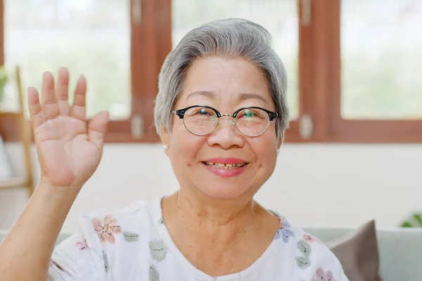Pov Asiatiska Äldre Kvinna Video Samtal Virtuellt Möte Med Familjen Stockbild