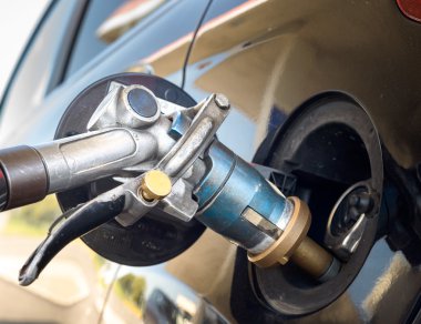 bağlı yakıt pompası