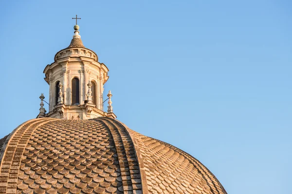 Church dome in Popolo square — Stock Photo, Image