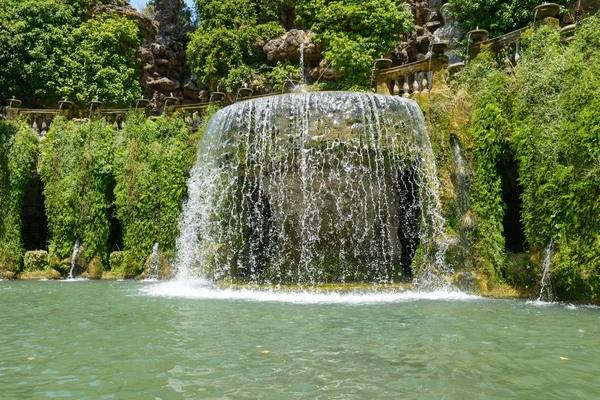 Vodopád italské fontána — Stock fotografie