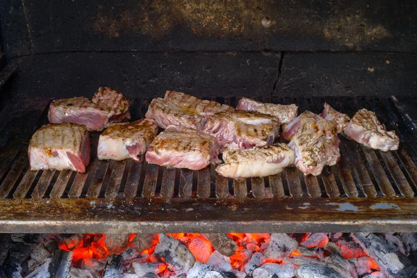 Griller la viande bovine — Photo