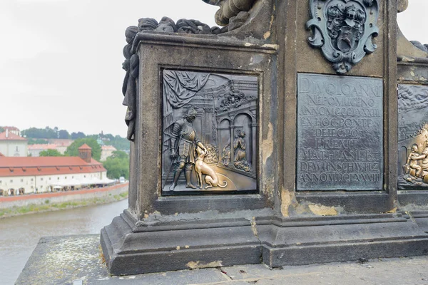 Piedestale Posągu Jana Nepomucena Trzema Odlewanymi Brązu Płytami Scenami Jest — Zdjęcie stockowe