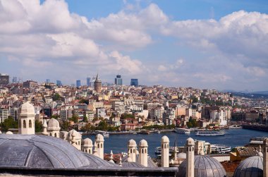 Hamama karşı Süleyman Camii, arka planda Galata Kulesi.