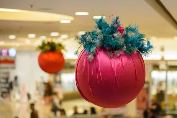 Juledekorasjon på torget – stockfoto