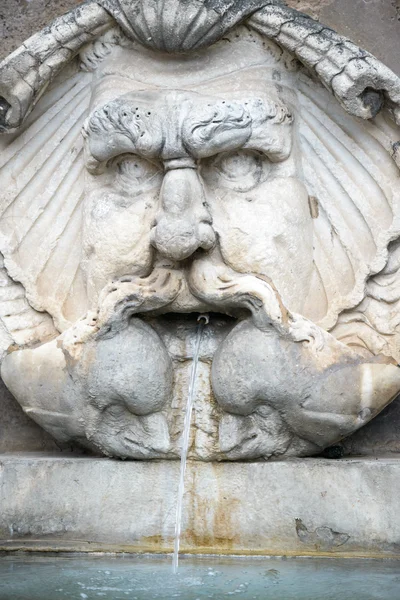 Marble Face Fountain — Stock Photo, Image