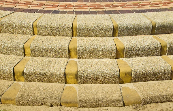テクスチャと曲面のコンクリート階段 — ストック写真