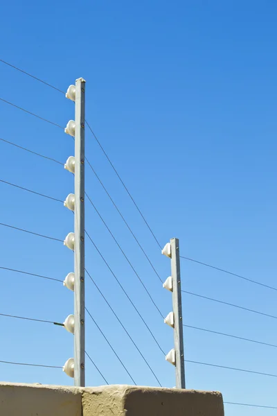 電気柵ケーブル ロイヤリティフリーのストック画像