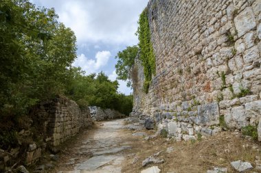 Dvigrad, ortaçağdan kalma şehir merkezi Istria, Hırvatistan.