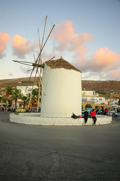 Vindmølle i Paros – stockfoto