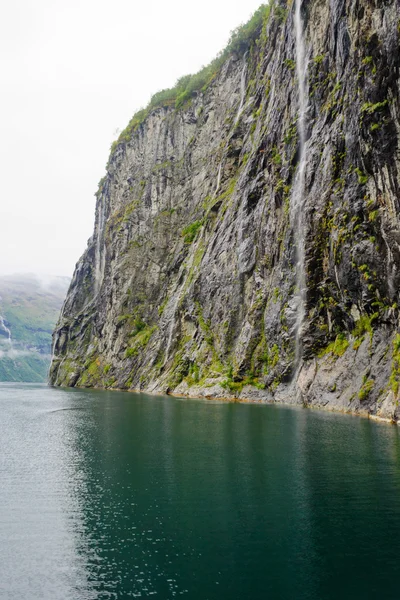 Výhledem na fjord Geiranger — Stock fotografie
