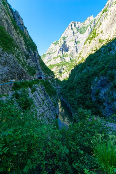 Fiume Moraca e Canyon — Foto Stock