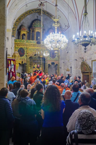 Wassen van de voeten ceremonie, in de Syrisch-orthodoxe St. Marks c — Stockfoto