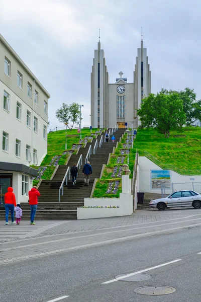 Akureyrarkirkja kerk, in Akureyri — Stockfoto