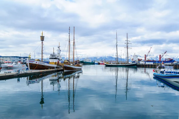 Fiske hamnen Husavik — Stockfoto