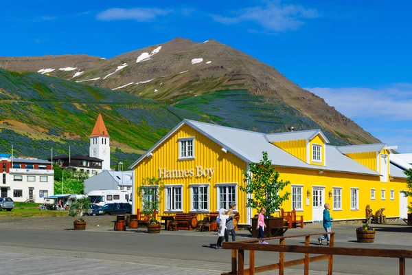 La ville de pêcheurs Siglufjordur — Photo