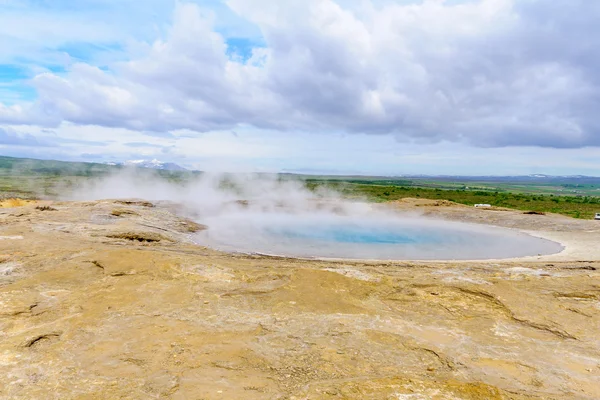 Piscina quente do gêiser Geysir — Fotografia de Stock