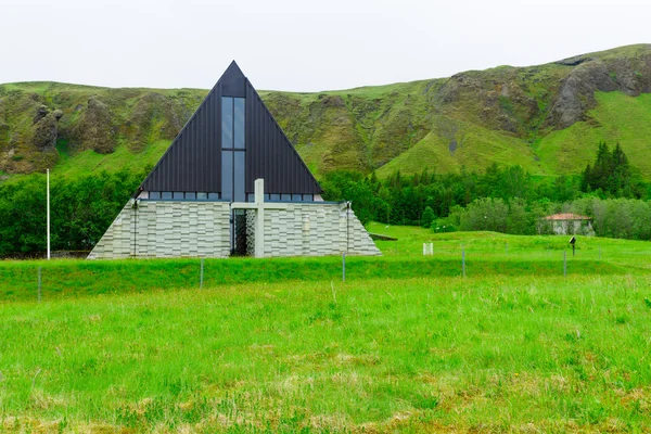 The church of Kirkjubaearklaustur — Stock Photo, Image