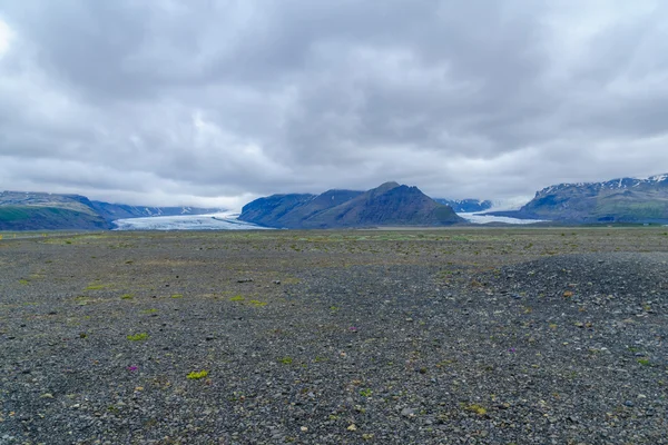 Zobrazení krajiny a ledovec poblíž Skaftafell — Stock fotografie