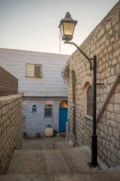 Ally with various signs, in Safed (Tzfat) — Stock Photo, Image