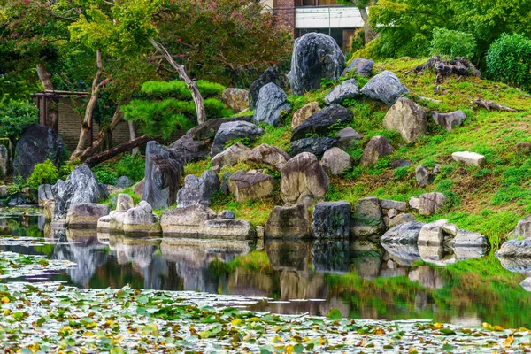 Vista Del Estanque Reflejo Roca Jardín Shosei Kikoku Tei Kyoto —  Fotos de Stock