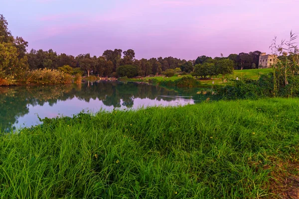 Vista Sul Tramonto Del Lago Con Forte Antipatris Binar Bashi — Foto Stock