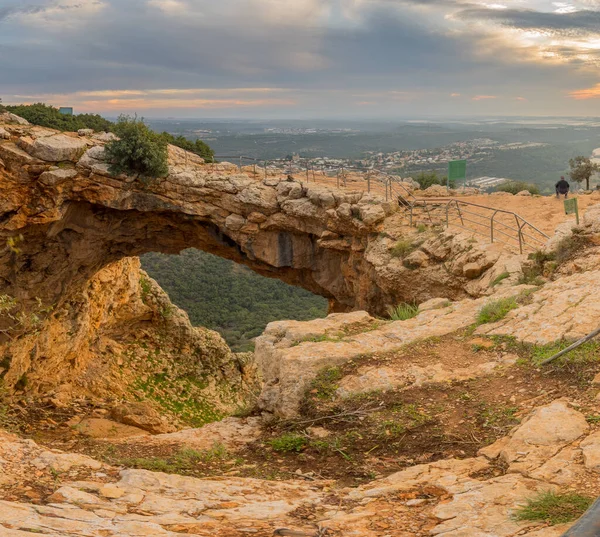 Vista Del Atardecer Cueva Keshet Arco Piedra Caliza Que Abarca — Foto de Stock