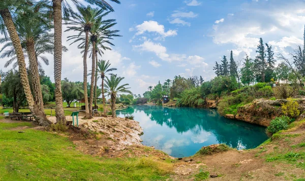 ハロッシャ国立公園 サックネ ベット バレー 北イスラエルの自然温水プールの眺め — ストック写真