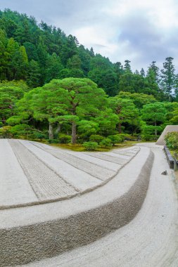Japonya 'nın Kyoto kentindeki Higashiyama Jisho-ji (Ginkaku-ji) Tapınağı' nın Japon Rock Garden manzarası