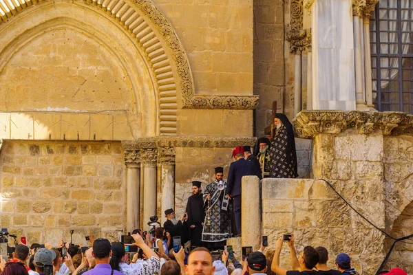 Gerusalemme Israele Aprile 2021 Patriarca Greco Ortodosso Benedetto Folla Venerdì — Foto Stock