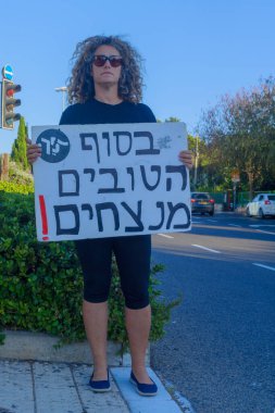 Hayfa, İsrail - 15 Mayıs 2021: Yerel halkın savaşa karşı protestosu ve Başbakan Benjamin Bibi Netanyahu, Hayfa, İsrail