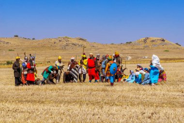 Lavi, İsrail - 2 Temmuz 2021: Hattin Boynuzları Savaşı 'nın yeniden canlandırılması (Ayyubid Sultan Selahaddin Haçlıları yendi): Müslüman (Ayyubid) zaferi. Hattin Boynuzları, İsrail