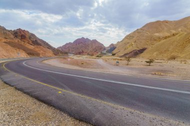 Nahal Shlomo (çöl vadisi) manzarası. Eilat Dağları, Güney İsrail