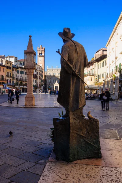 Piazza Delle Erbe, Verona — Stockfoto