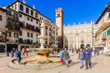 Piazza Delle Erbe, Verona