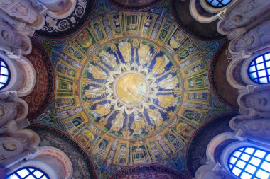 Battistero Neoniano, Ravenna