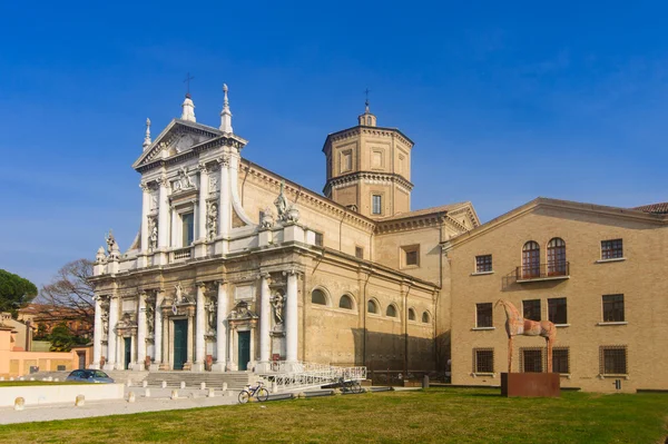 Базилика Святого Аполлинара Нуово — стоковое фото