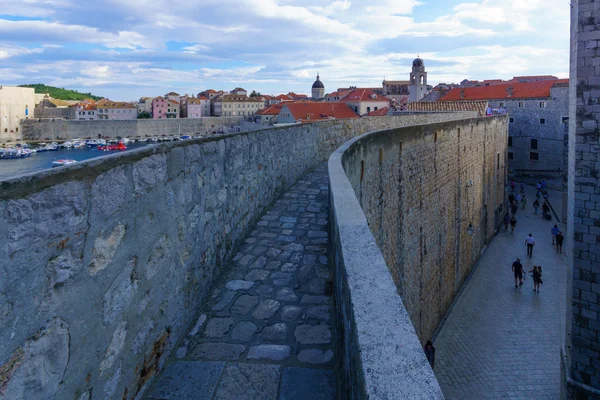 Gamla stadsmuren, Dubrovnik — Stockfoto