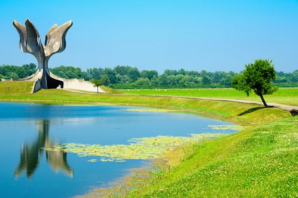 Jasenovac Wwii memorial — Stockfoto