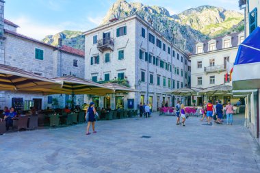 Arms Square, Kotor