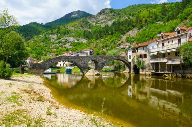 Rijeka crnojevica Köprüsü 