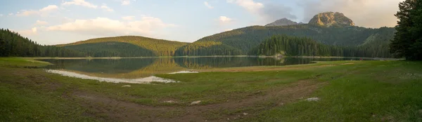 Панорама Чёрного озера — стоковое фото