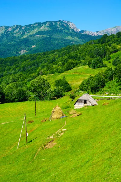 Krajobraz wsi w pobliżu Kolasin — Zdjęcie stockowe