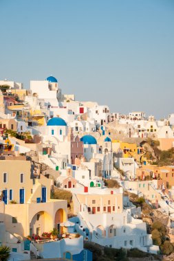 Oia, Santorini günbatımı sahnede
