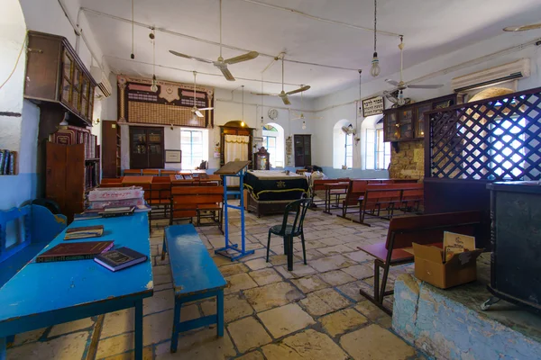 Die kosovarische Synagoge, gesichert — Stockfoto